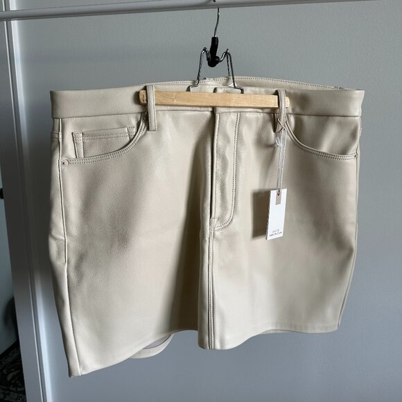 Good American Faux Leather Mini Skirt - Picture 4 of 9